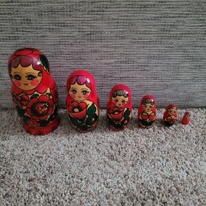 Vintage Russian Matryoshka Babushka Nesting Dolls, Wooden Hand Painted 6 Pieces